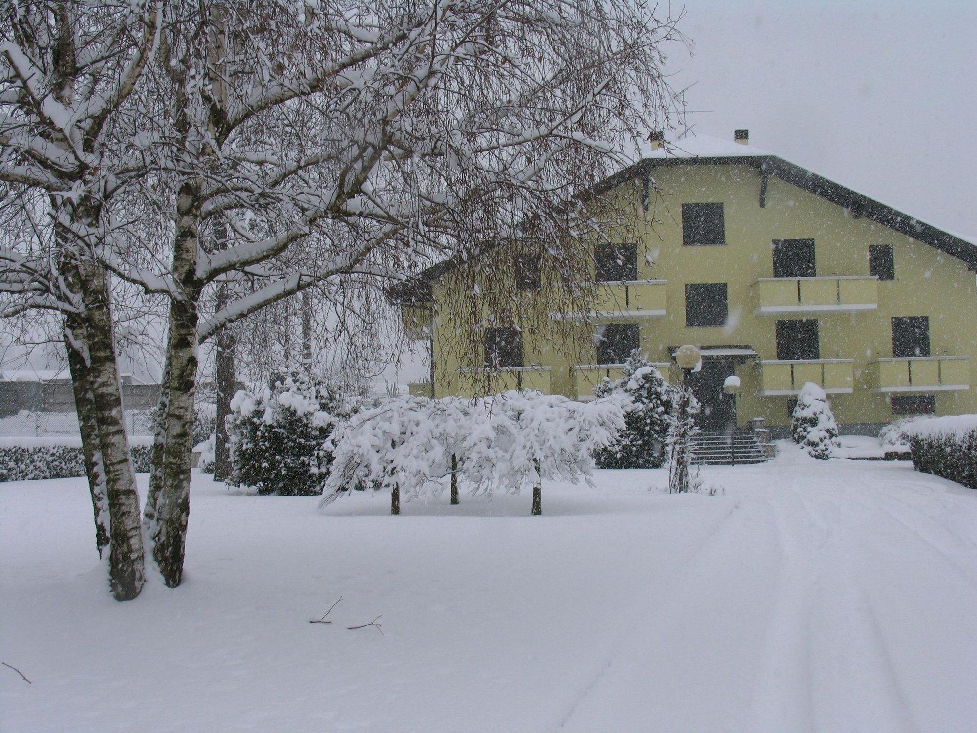 Albergo Residence Isotta Veruno Eksteriør bilde