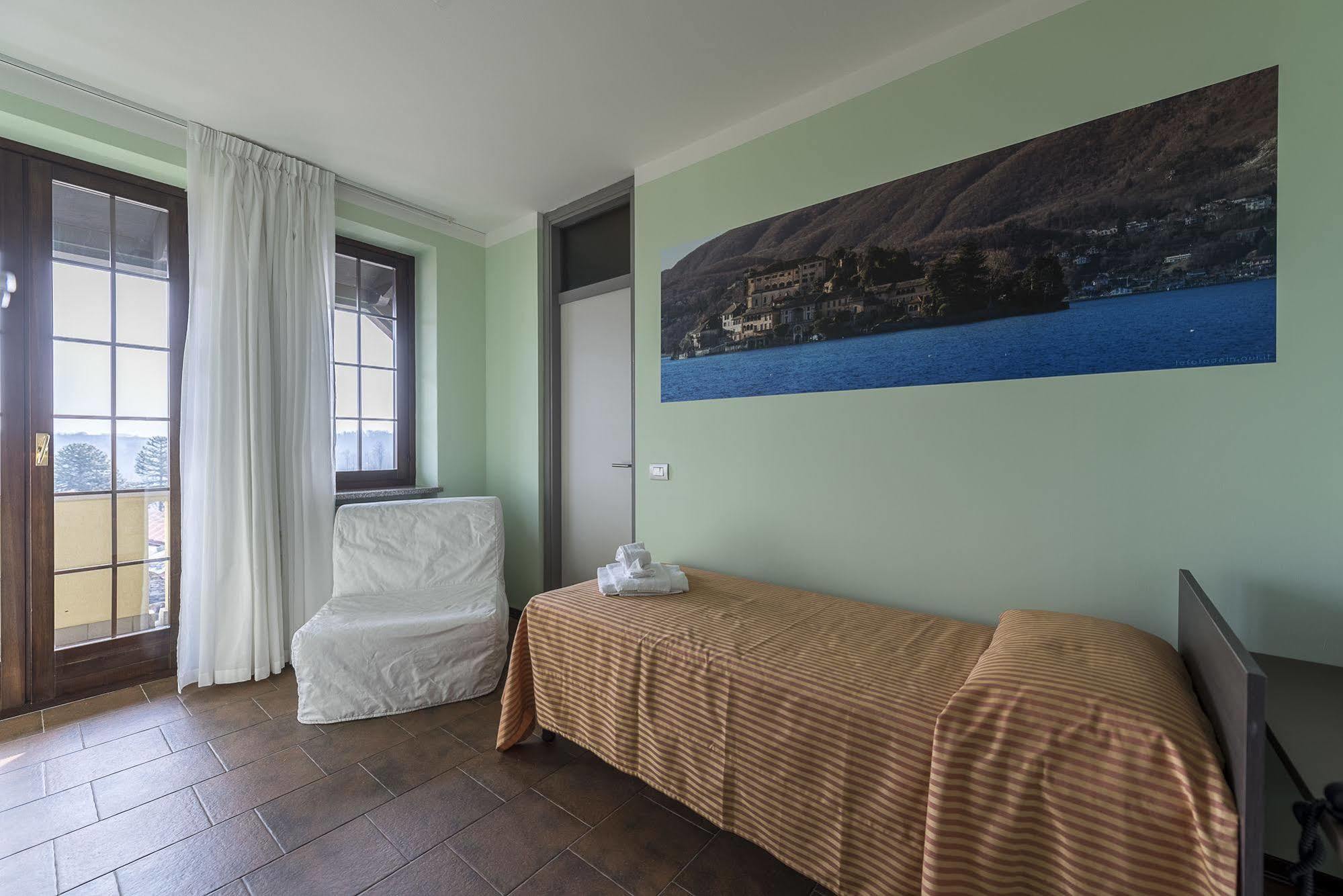 Albergo Residence Isotta Veruno Eksteriør bilde